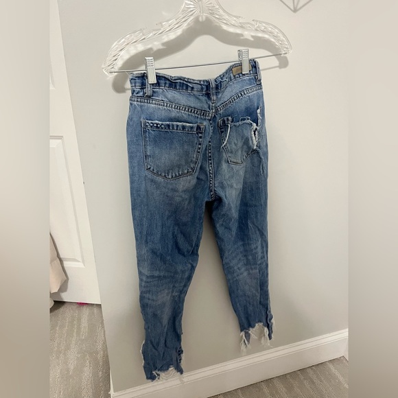 BlankNYC Ripped jeans!!! Size 24 medium and wash - Picture 2 of 4